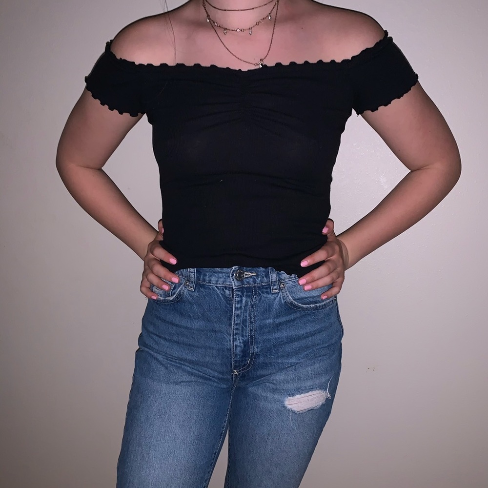 Black Hollister over the shoulder